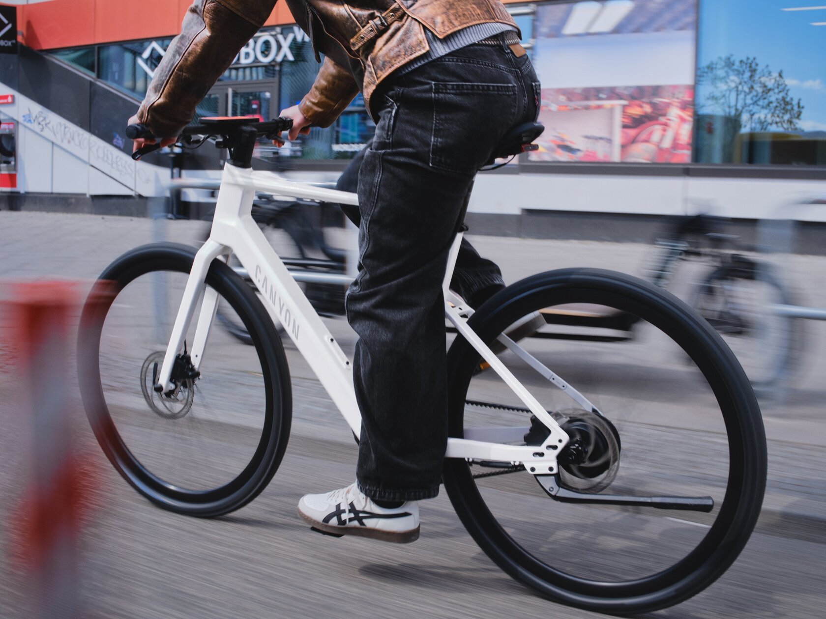 Bosch eBike Systems MY2027 Hub Line electric bike drivetrain display at Berlin press event